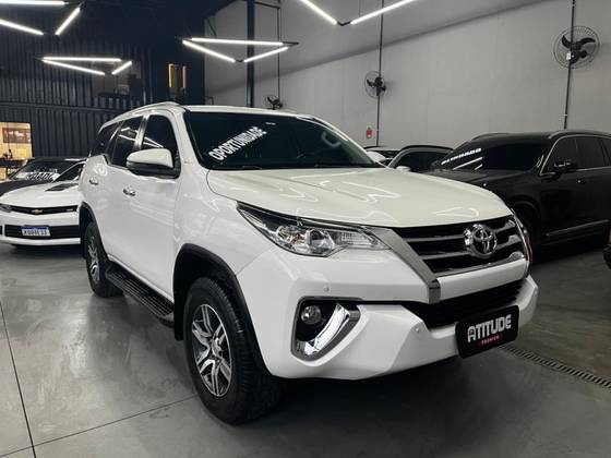 TOYOTA HILUX SW4 2.7 SRV 7 LUGARES 4X2 16V FLEX 4P AUTOMÁTICO